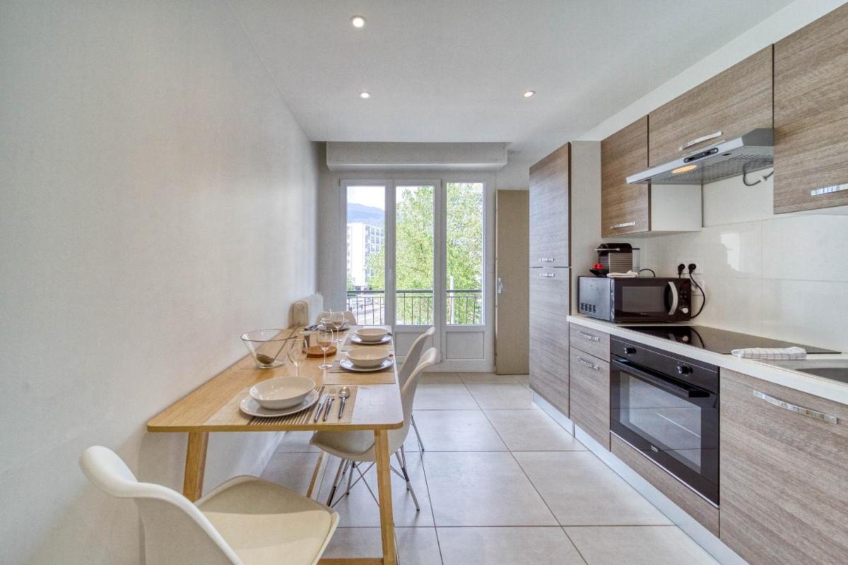Le Joli Stade, Avec Magnifique Vue, Grenoble, Rhone Alpes Appartement *